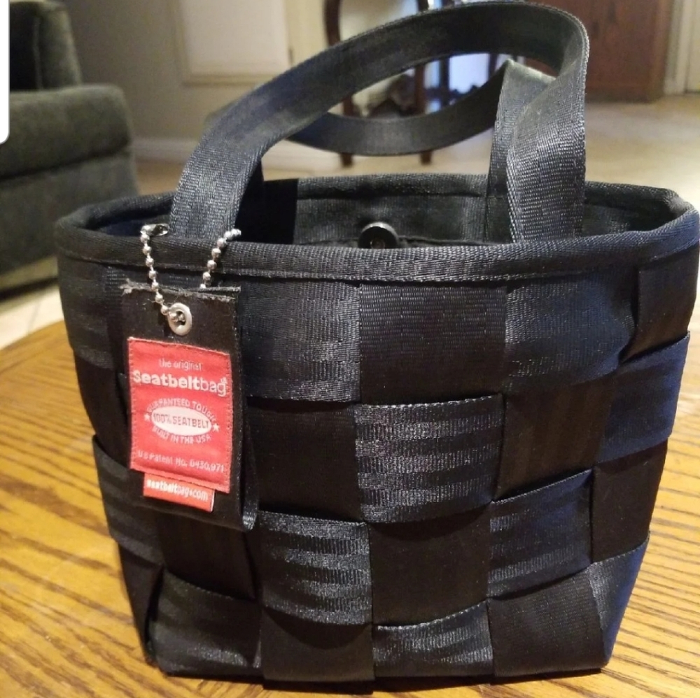 Seatbelt bag. Authentic 100%
